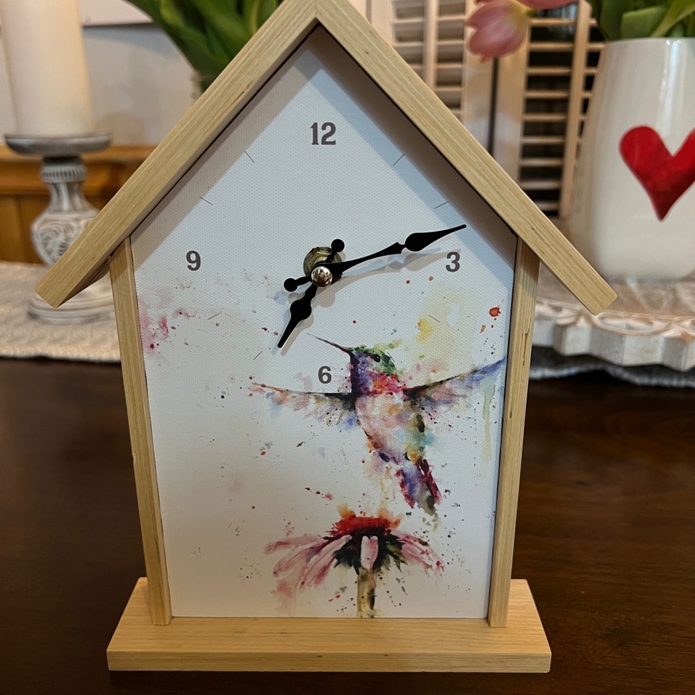 Hummingbird Wall Clock with Natural Frame